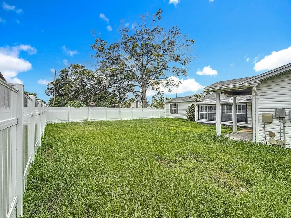 2122 52ND AVENUE St Petersburg, FL 33714