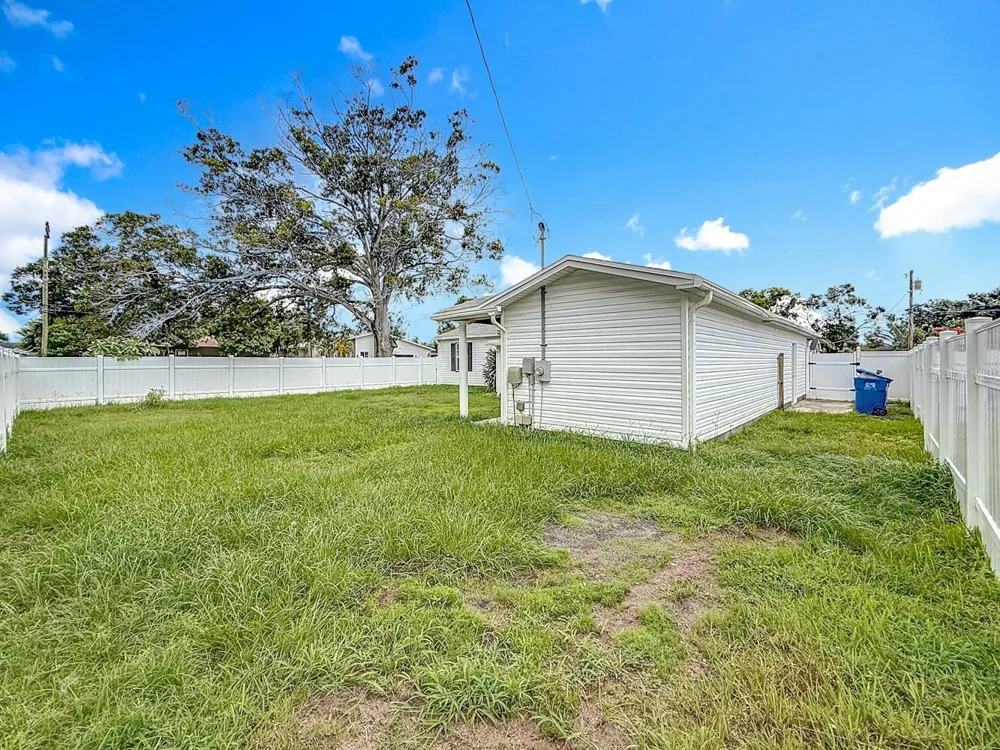 2122 52ND AVENUE St Petersburg, FL 33714