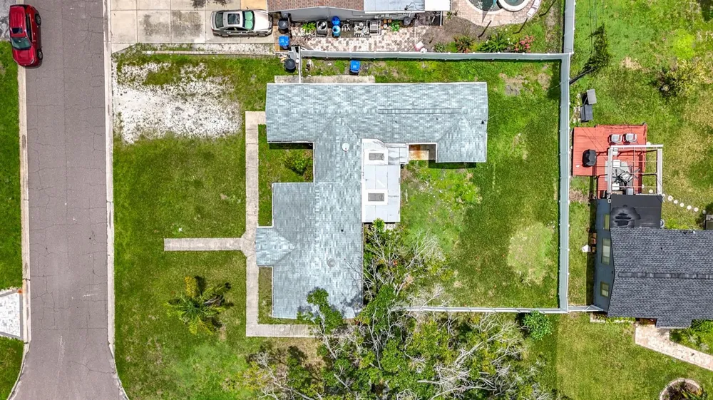 2122 52ND AVENUE St Petersburg, FL 33714
