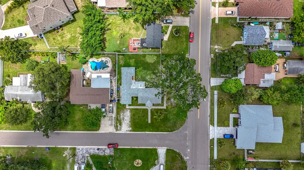 2122 52ND AVENUE St Petersburg, FL 33714