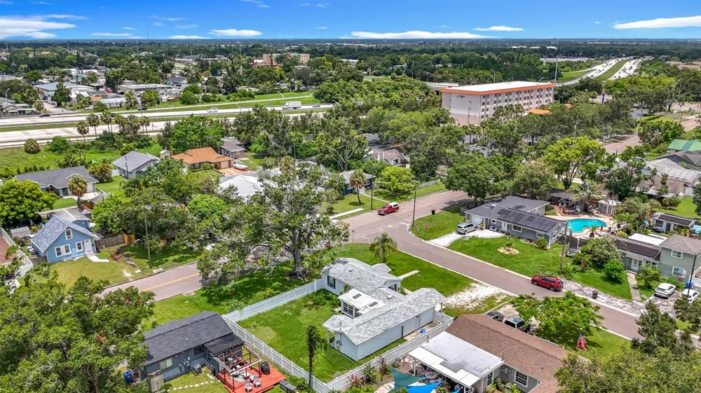 2122 52ND AVENUE St Petersburg, FL 33714