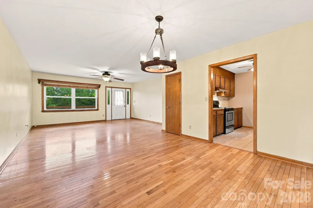 62 Hunters Field Lane Mills River, NC 28759