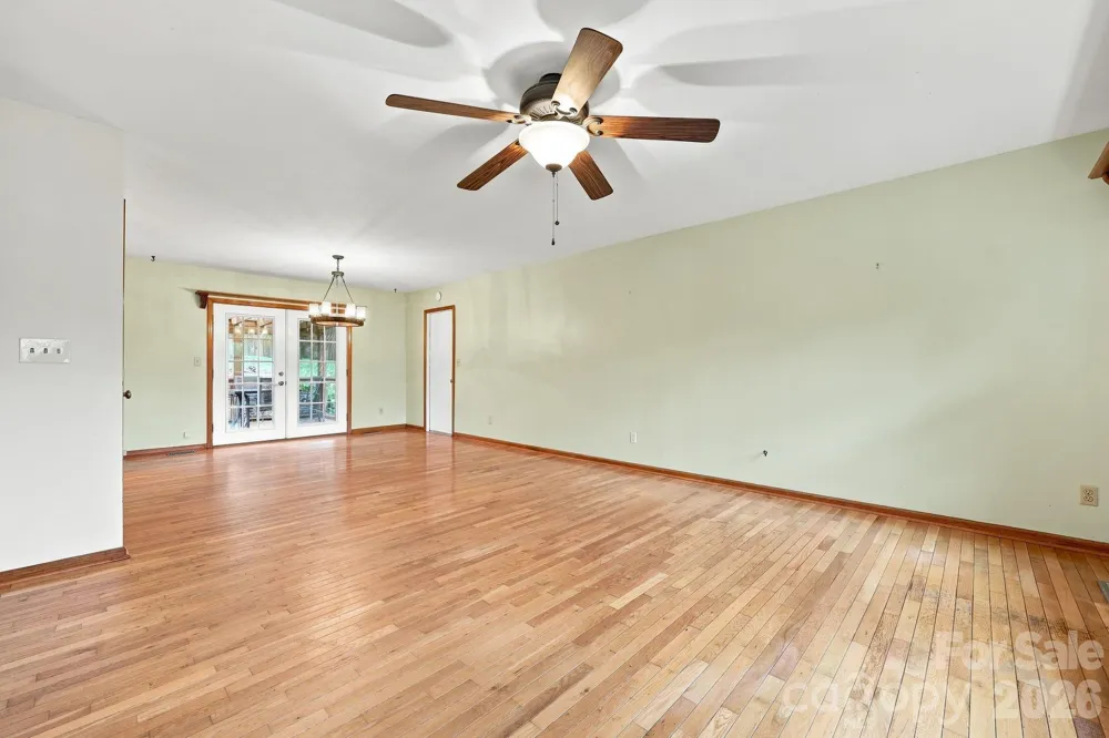 62 Hunters Field Lane Mills River, NC 28759