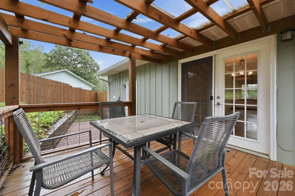 62 Hunters Field Lane Mills River, NC 28759