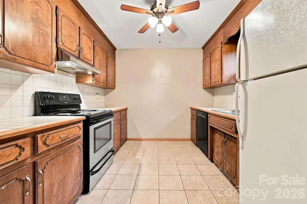 62 Hunters Field Lane Mills River, NC 28759