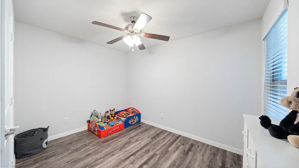 121 Willowbend Loop Mabank, TX 75147