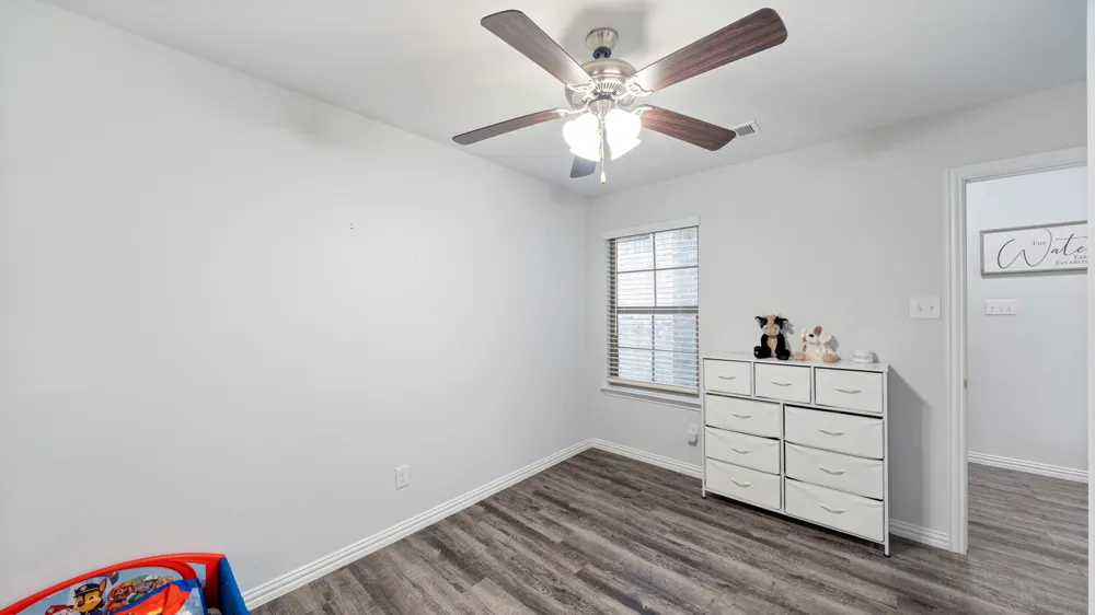 121 Willowbend Loop Mabank, TX 75147