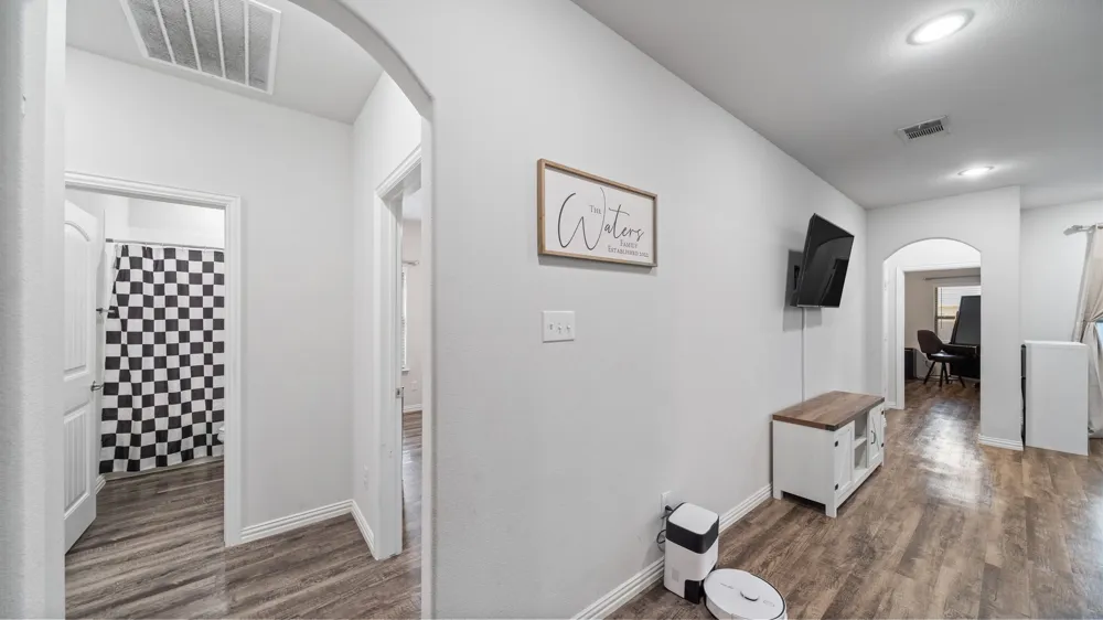 121 Willowbend Loop Mabank, TX 75147