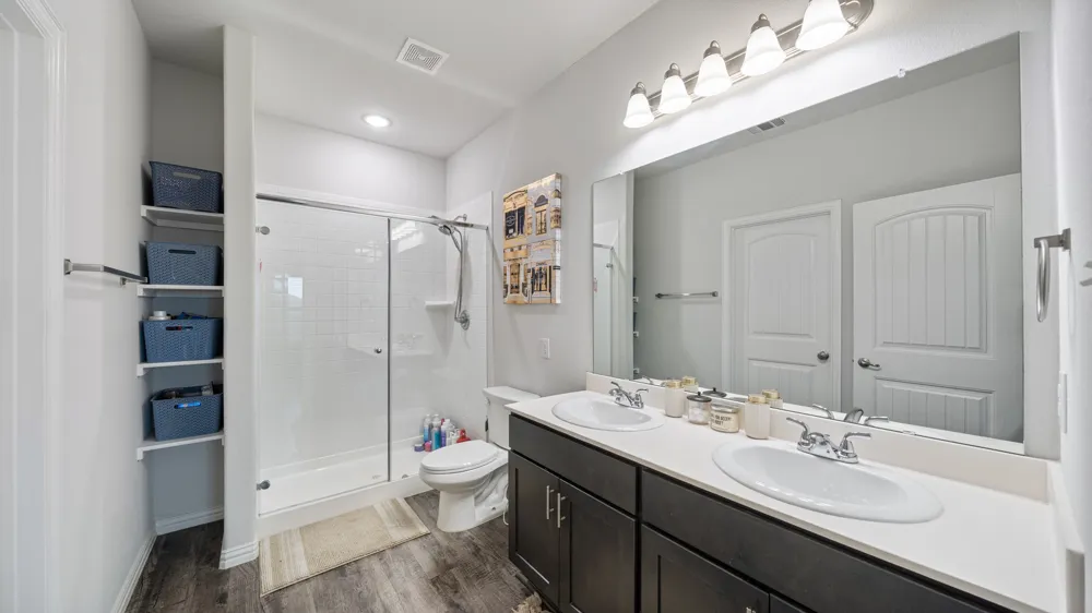 121 Willowbend Loop Mabank, TX 75147