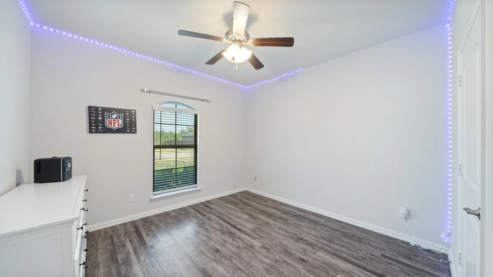 121 Willowbend Loop Mabank, TX 75147