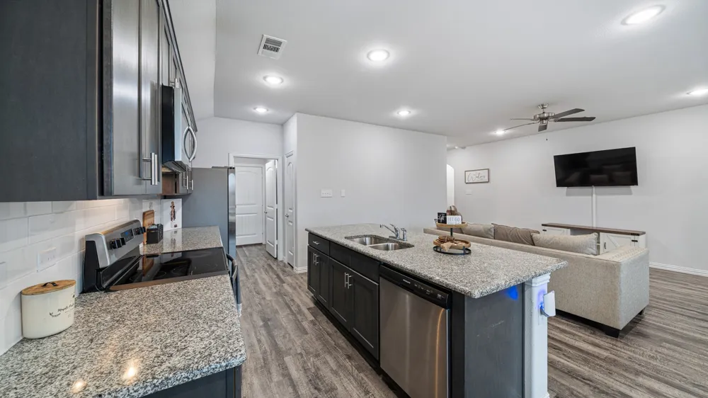 121 Willowbend Loop Mabank, TX 75147