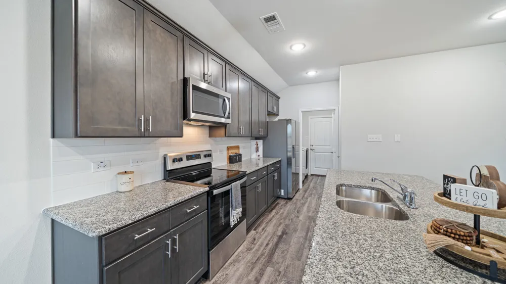 121 Willowbend Loop Mabank, TX 75147
