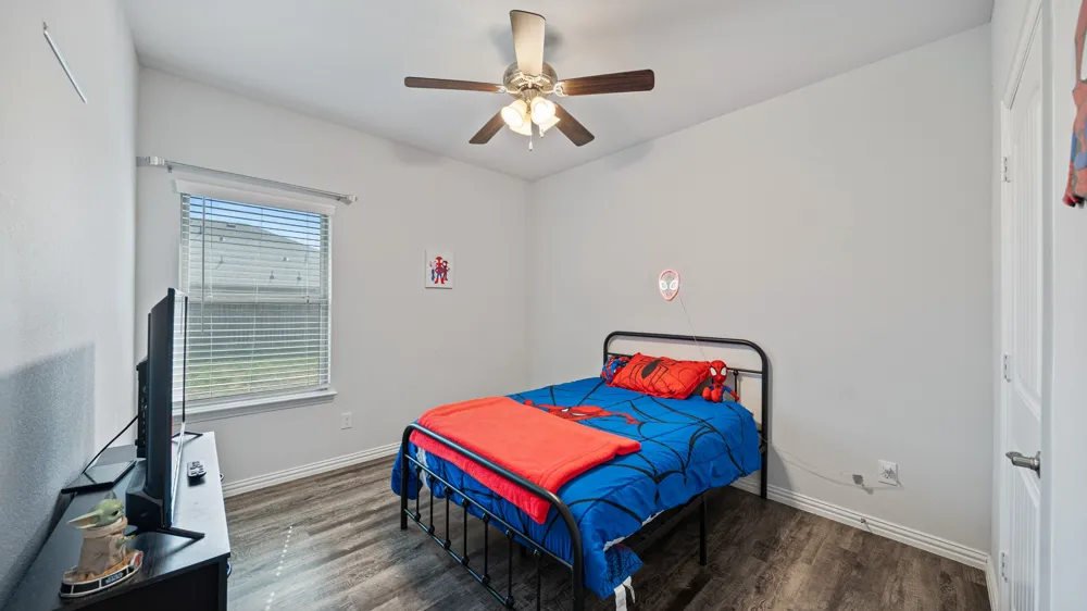 121 Willowbend Loop Mabank, TX 75147
