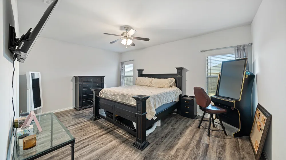 121 Willowbend Loop Mabank, TX 75147