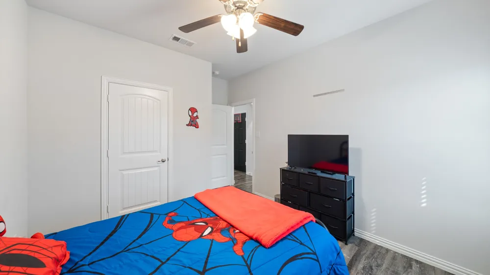 121 Willowbend Loop Mabank, TX 75147