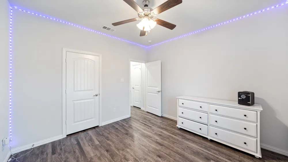 121 Willowbend Loop Mabank, TX 75147