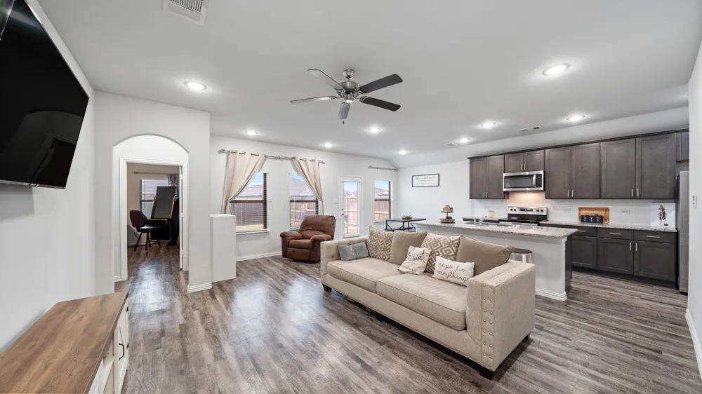 121 Willowbend Loop Mabank, TX 75147