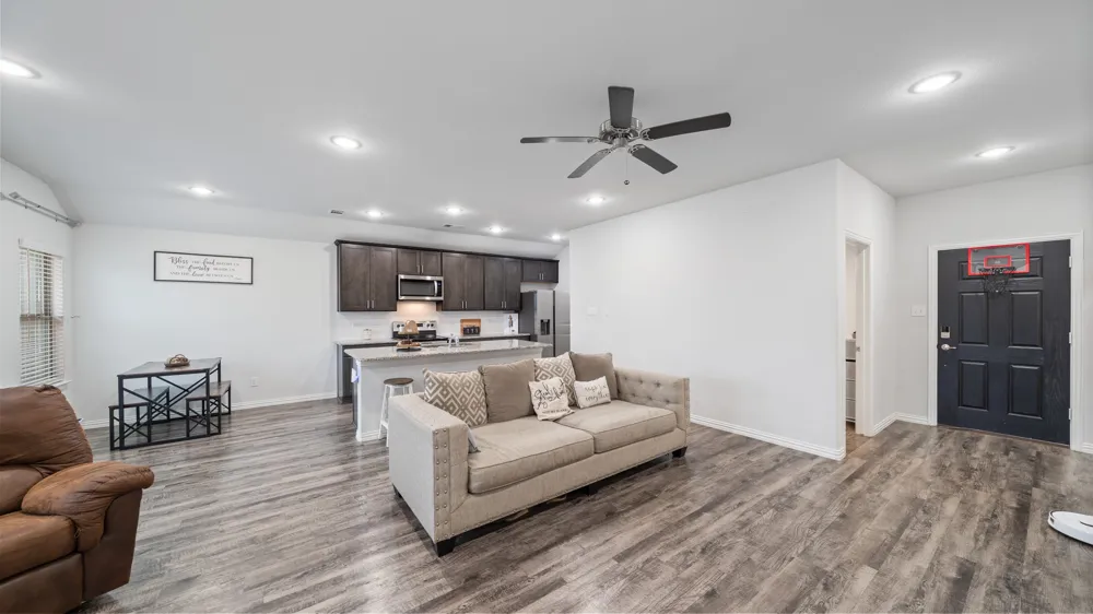 121 Willowbend Loop Mabank, TX 75147