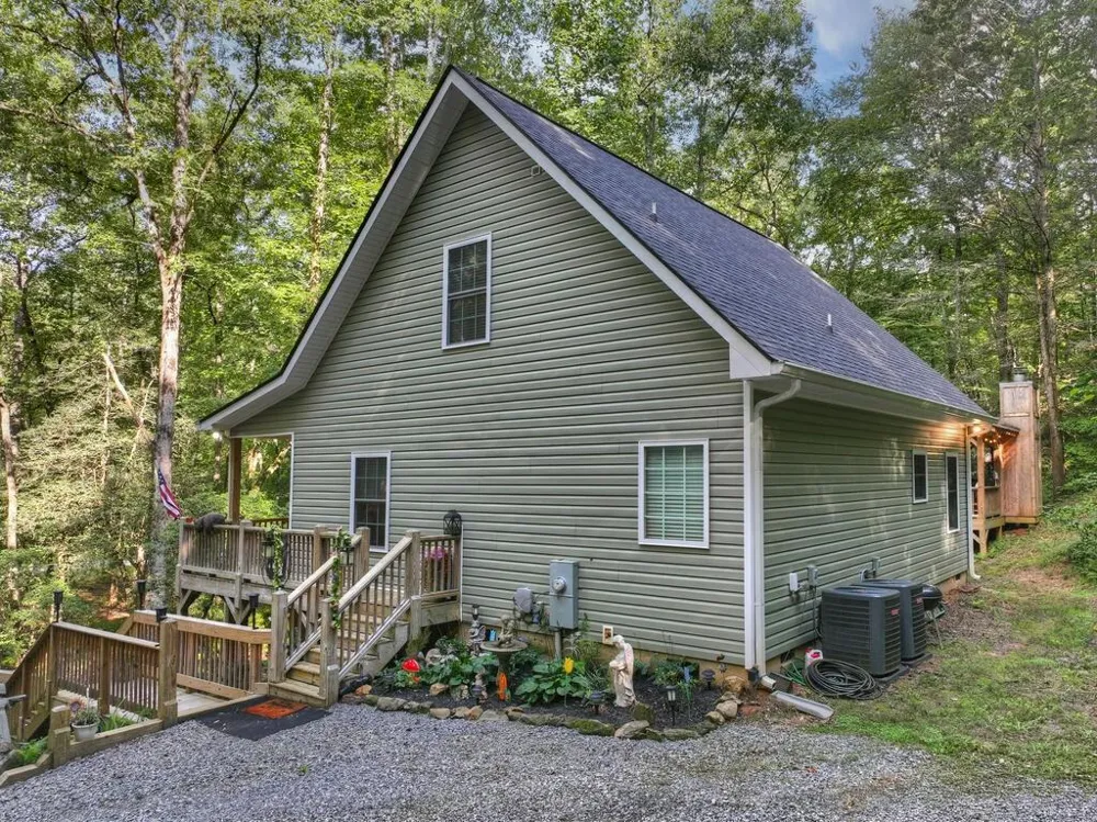 685 Chopped Oak Road Ellijay, GA 30540