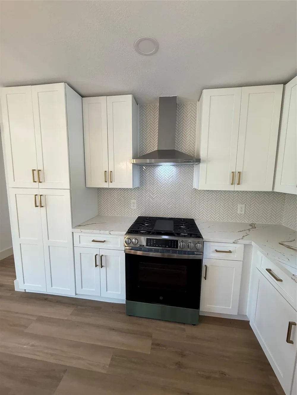909 S Downing Road Angleton, TX 77515