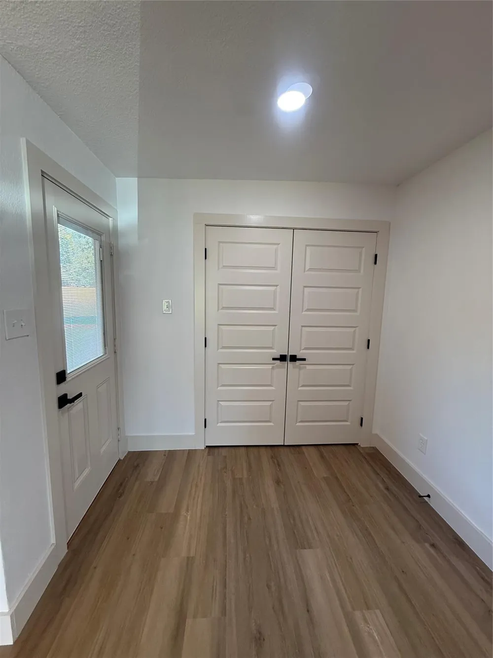 909 S Downing Road Angleton, TX 77515