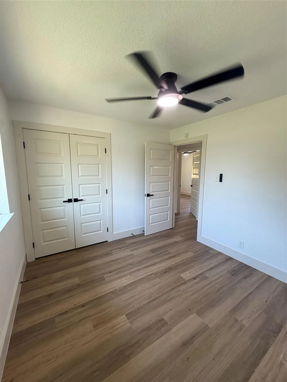 909 S Downing Road Angleton, TX 77515