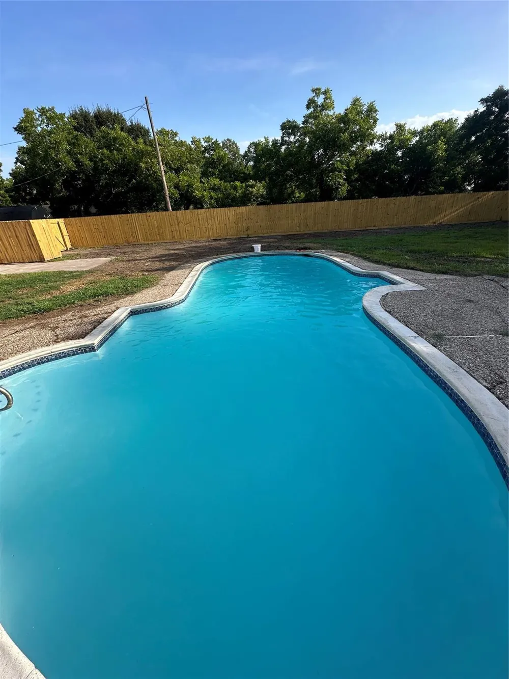 909 S Downing Road Angleton, TX 77515