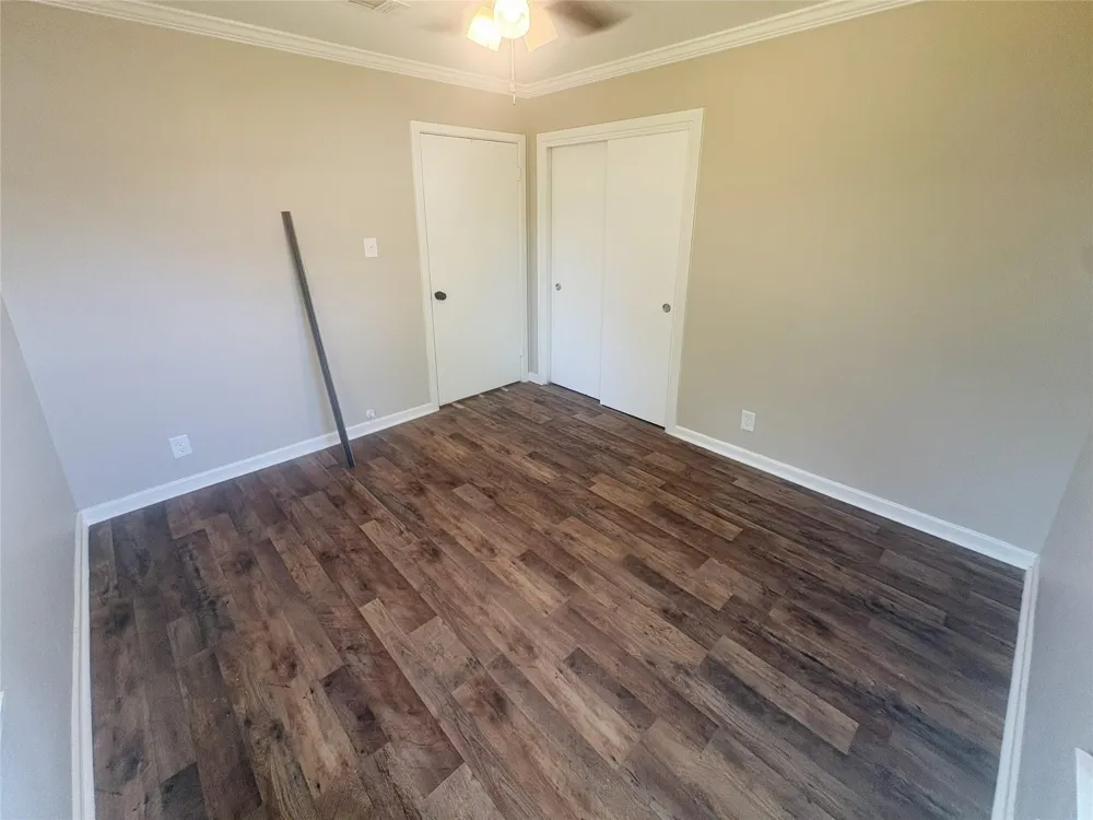 225 Sarlee Drive La Marque, TX 77568