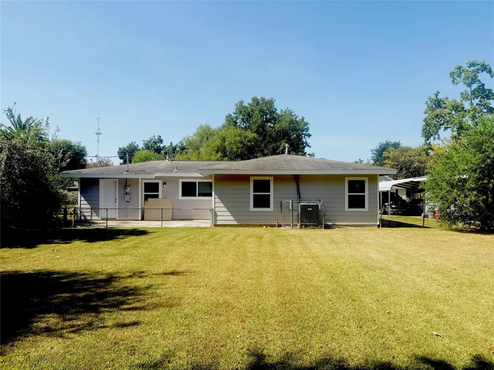 225 Sarlee Drive La Marque, TX 77568