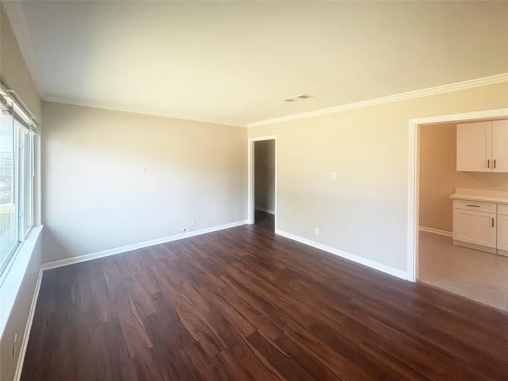 225 Sarlee Drive La Marque, TX 77568