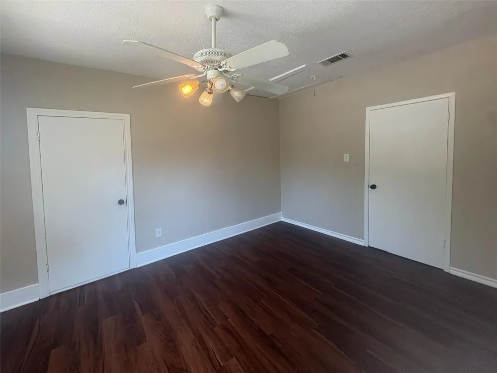 225 Sarlee Drive La Marque, TX 77568