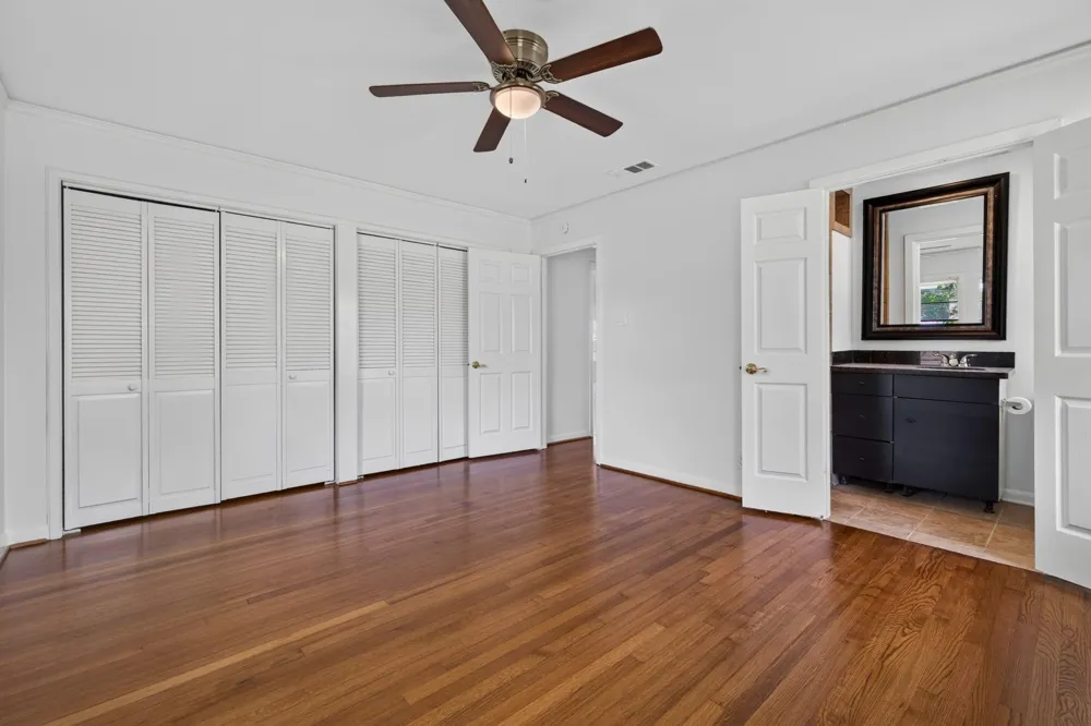 5027 Creekbend Drive Houston, TX 77035