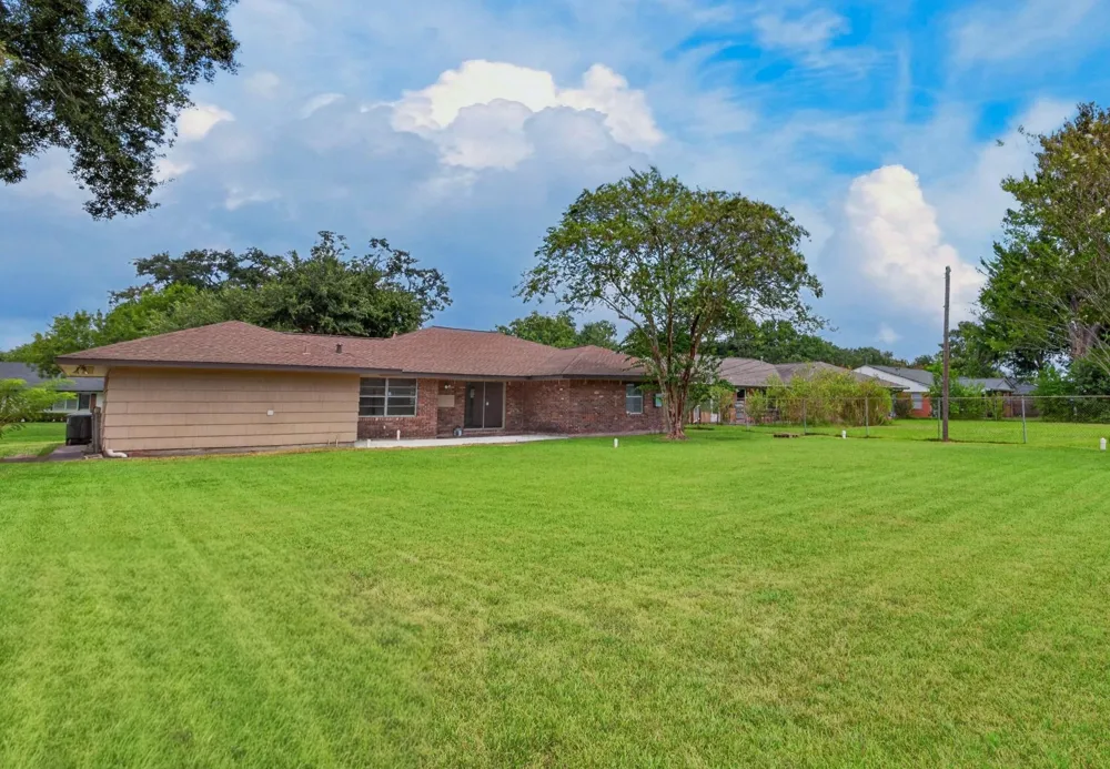 5027 Creekbend Drive Houston, TX 77035