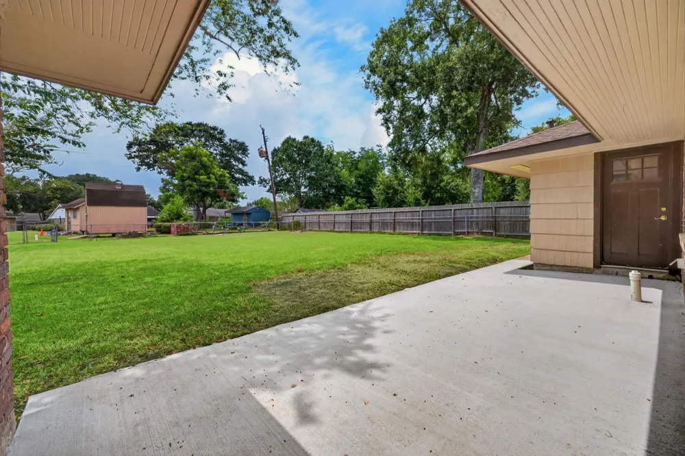 5027 Creekbend Drive Houston, TX 77035