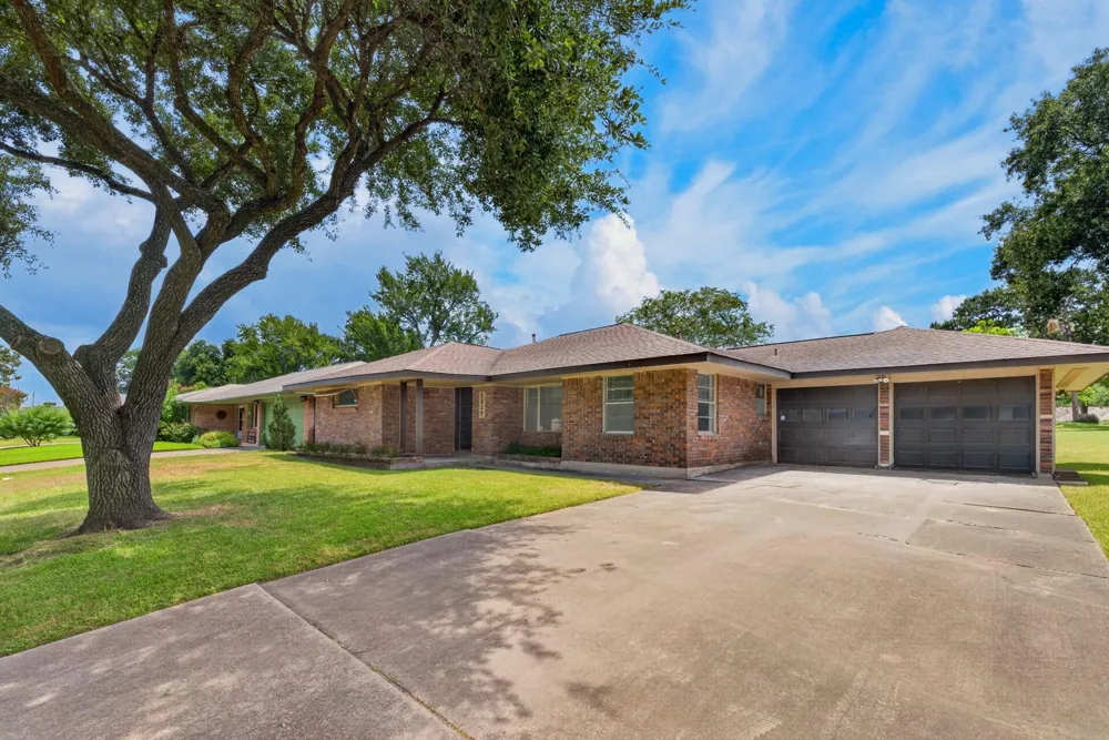 5027 Creekbend Drive Houston, TX 77035