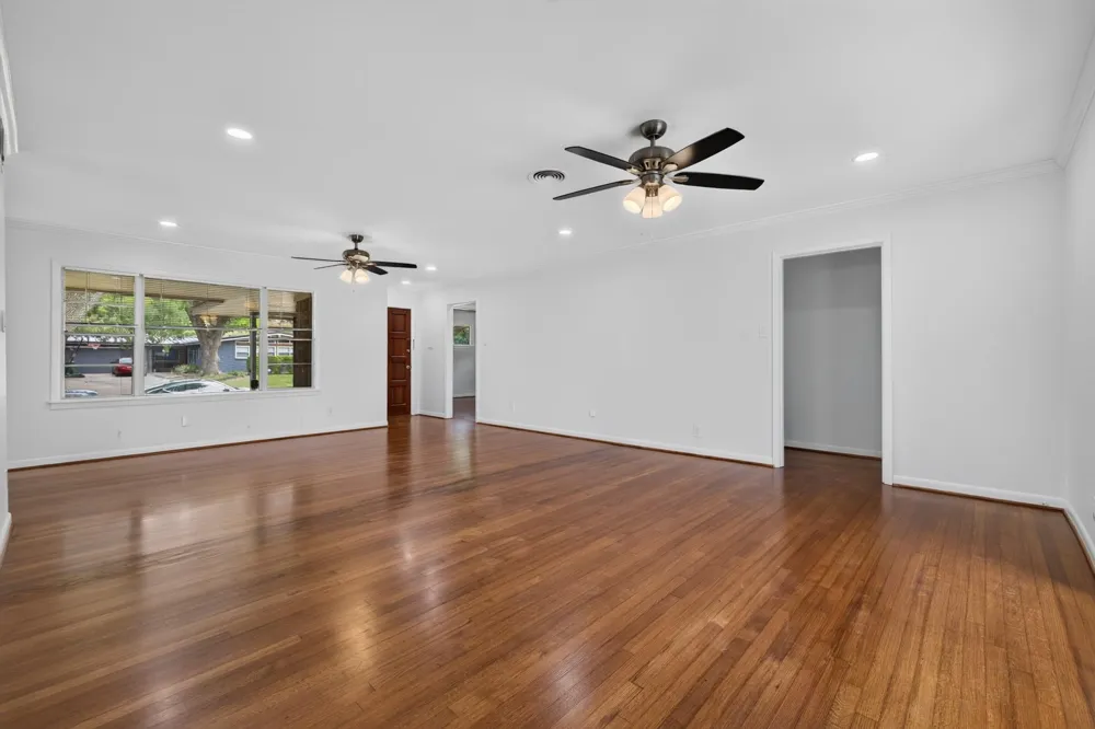 5027 Creekbend Drive Houston, TX 77035