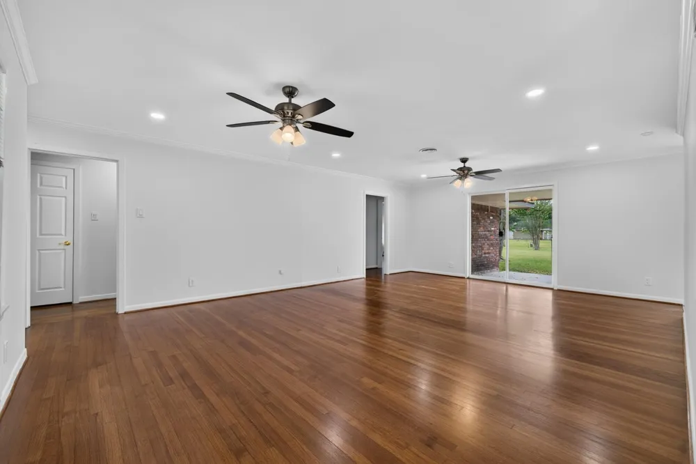 5027 Creekbend Drive Houston, TX 77035