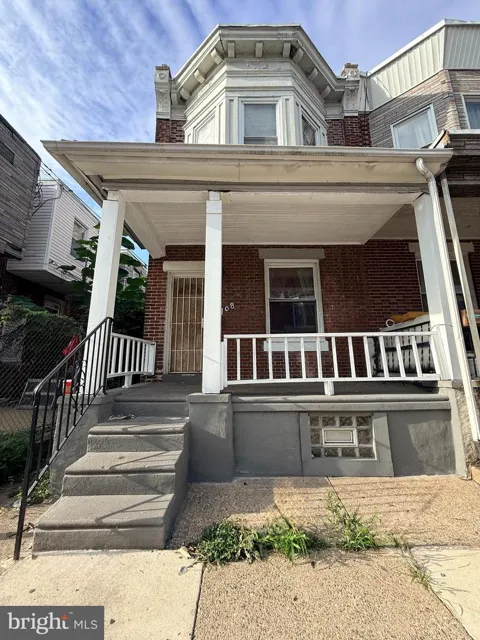 708 W ANNSBURY STREET