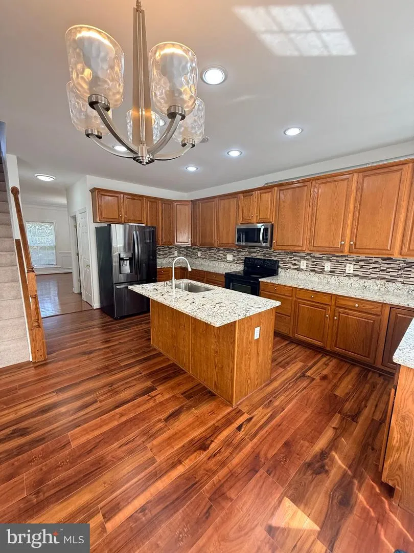 8140 GILROY DRIVE Lorton, VA 22079
