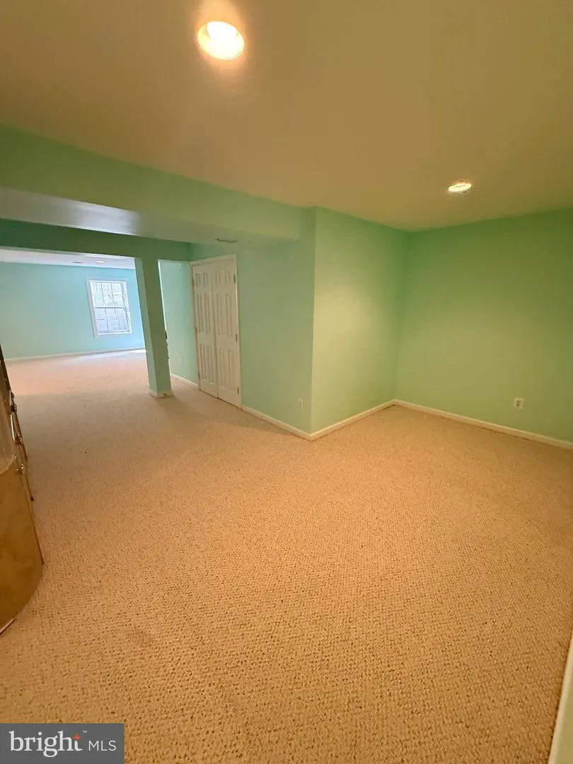 8140 GILROY DRIVE Lorton, VA 22079