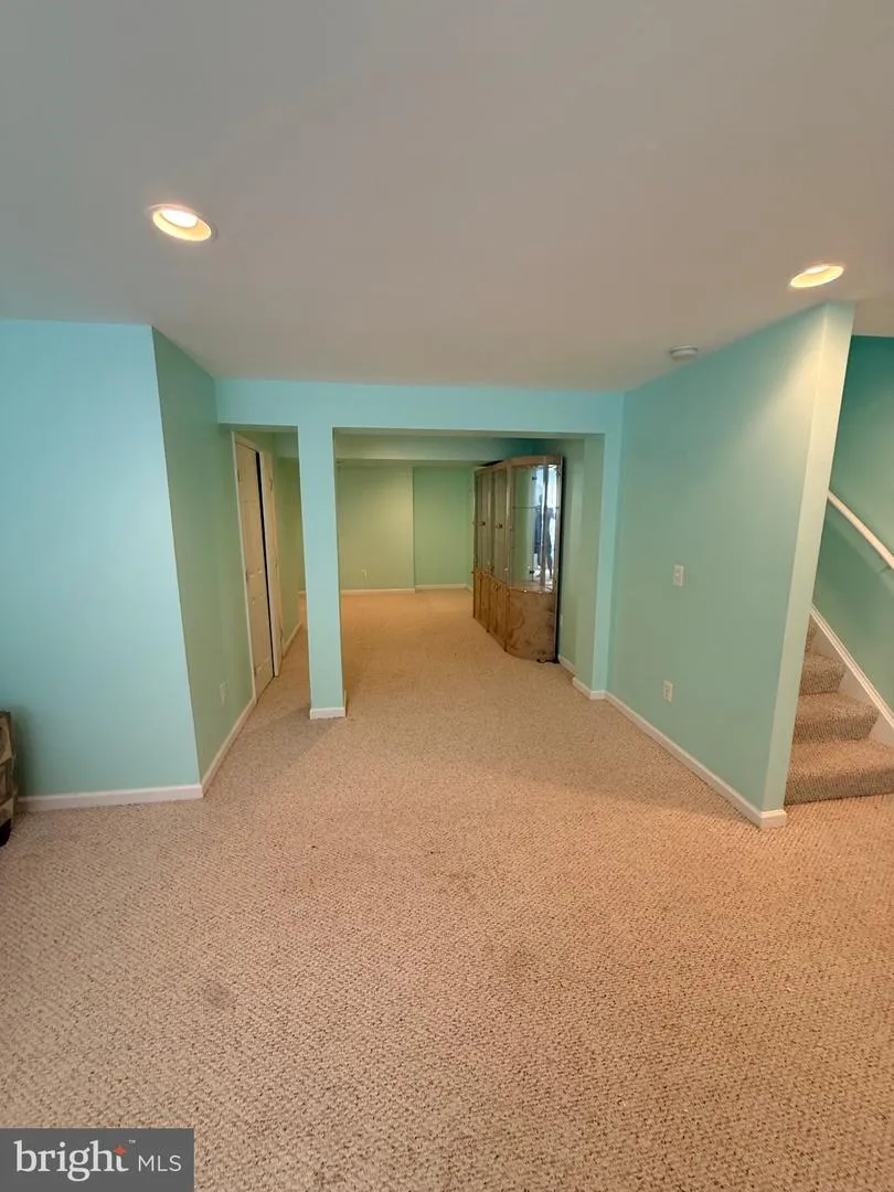 8140 GILROY DRIVE Lorton, VA 22079