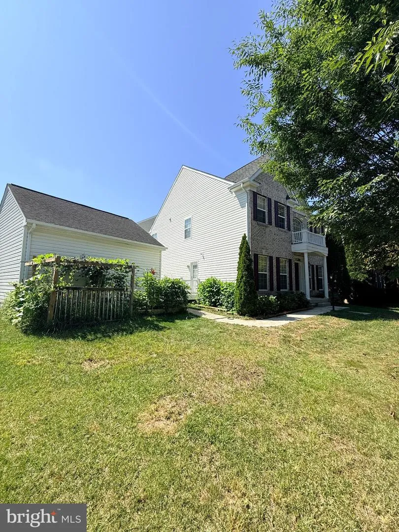 8140 GILROY DRIVE Lorton, VA 22079
