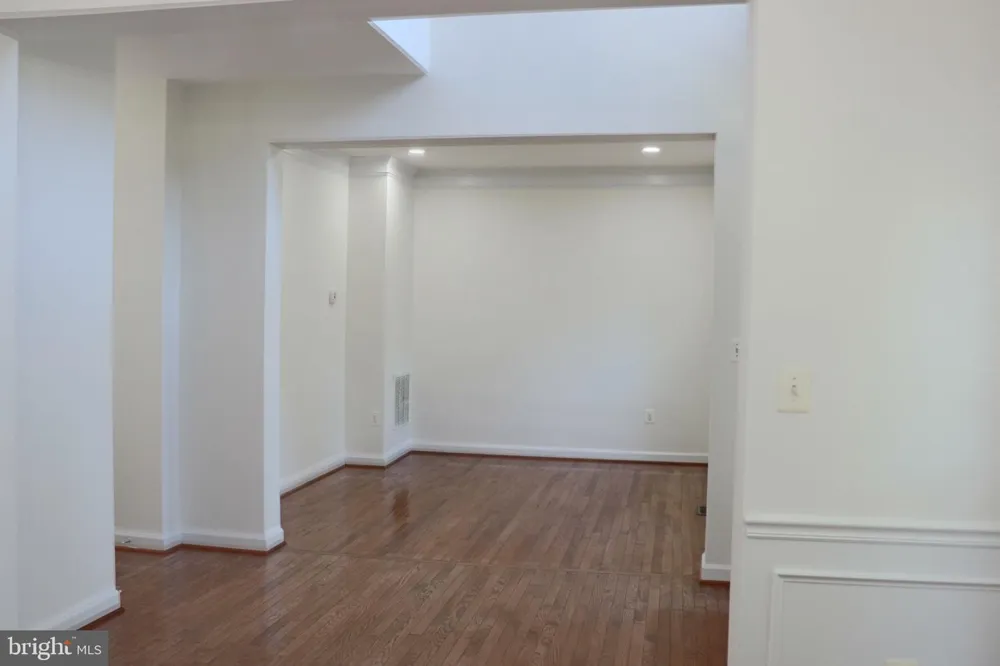 8140 GILROY DRIVE Lorton, VA 22079