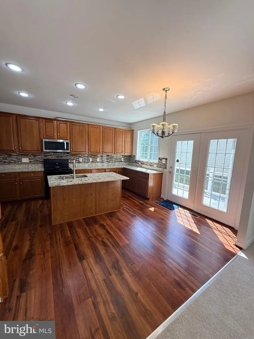 8140 GILROY DRIVE Lorton, VA 22079