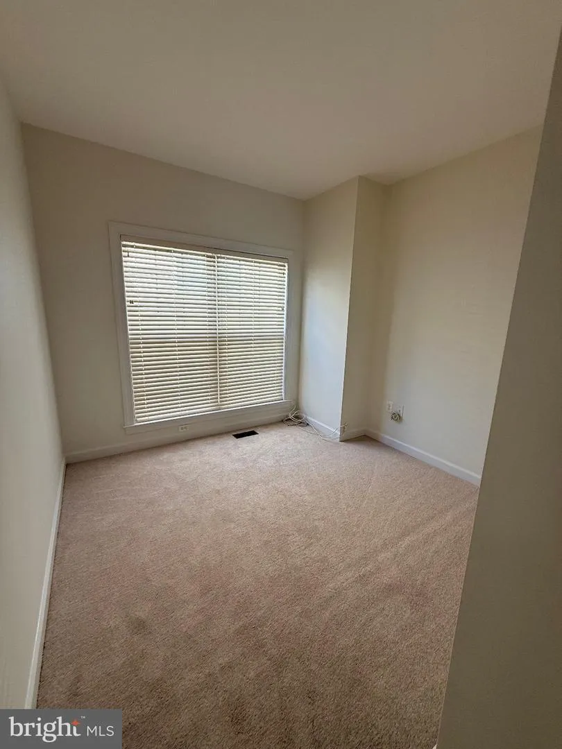 8140 GILROY DRIVE Lorton, VA 22079