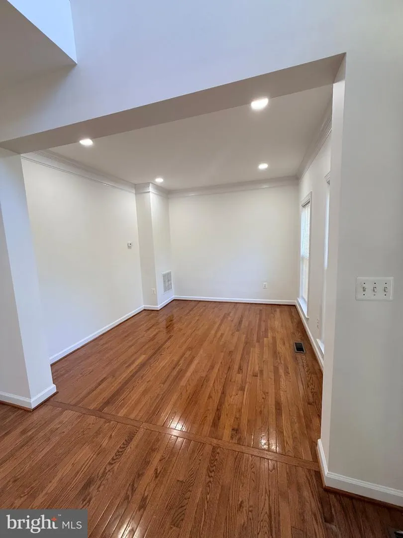 8140 GILROY DRIVE Lorton, VA 22079