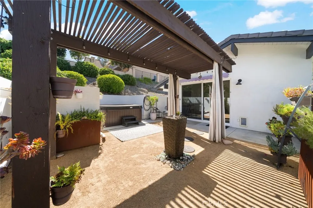 25902 Hitching Rail Laguna Hills, CA 92653