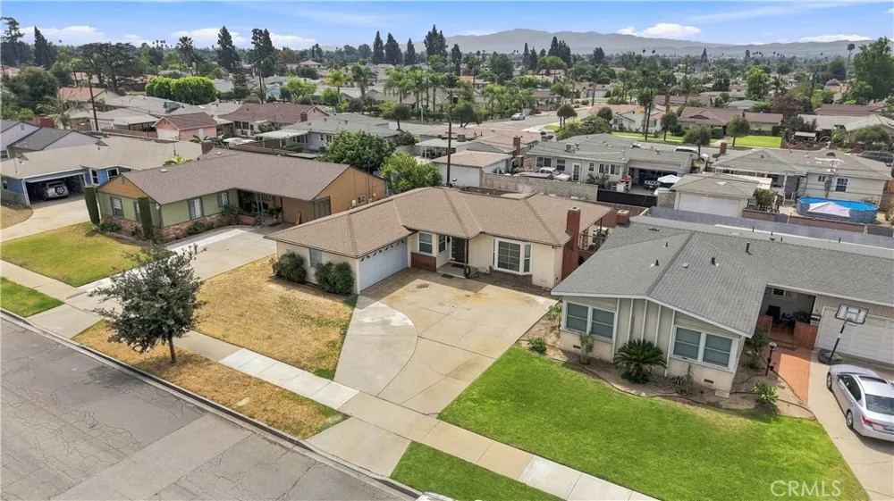 868 James Place Pomona, CA 91767