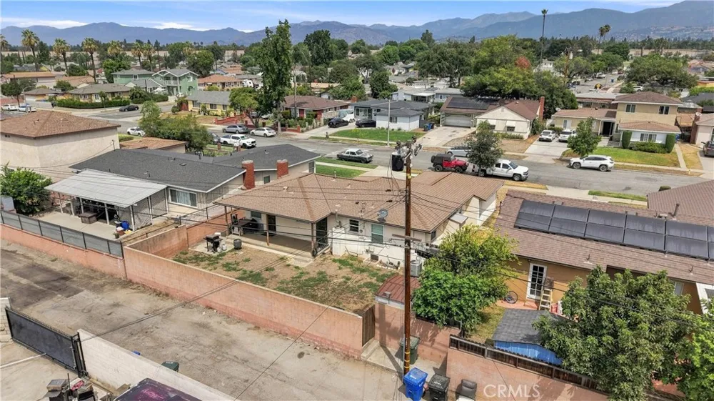 868 James Place Pomona, CA 91767