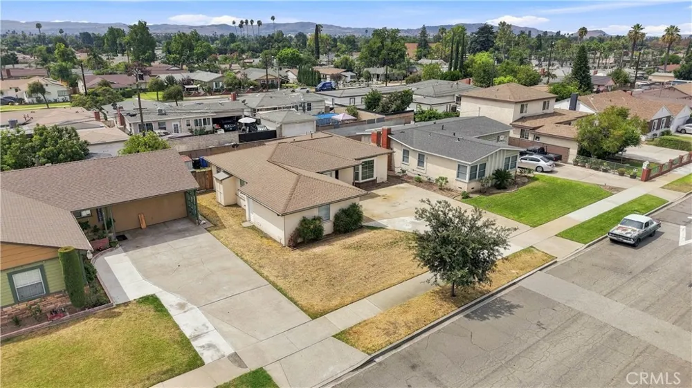 868 James Place Pomona, CA 91767